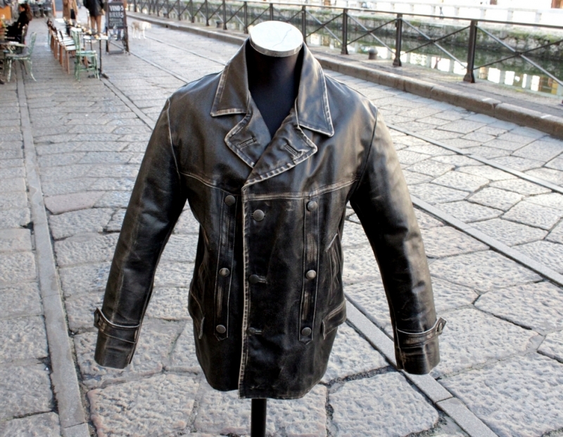 Trench pelle nero invecchiato doppiopetto vintage 