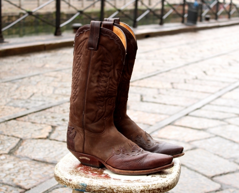 Brown sendra boots number 43