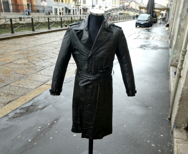 Trench pelle vintage nero doppiopetto anni 70 tagl