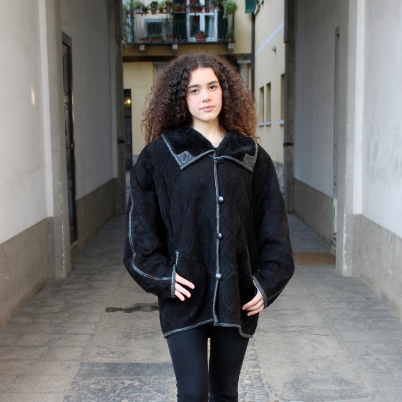 Cappotto montone shearling nero trapuntato oversiz