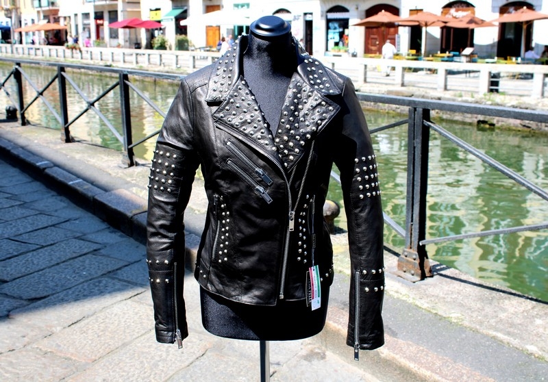Giubbotto chiodo pelle donna borchiato nuovo made 
