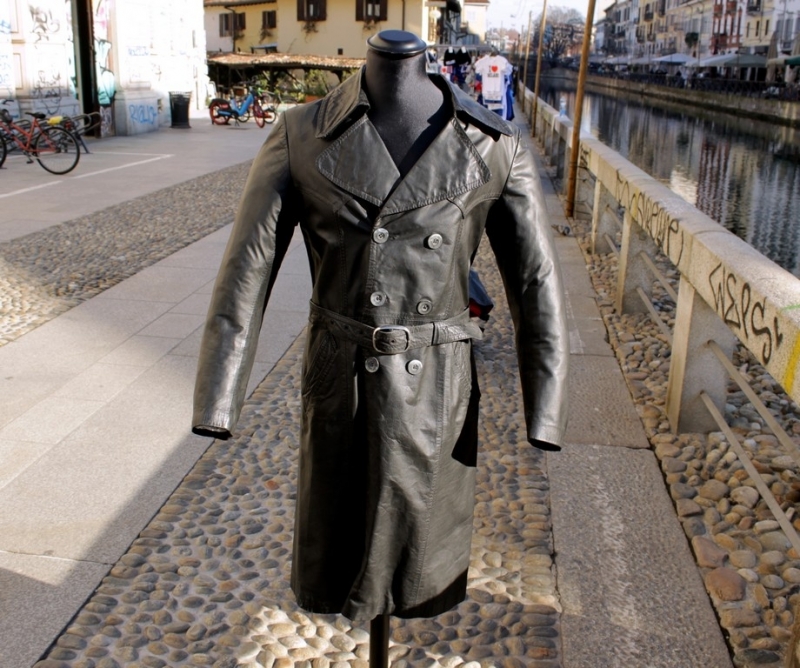Vintage leather trench coat size M black