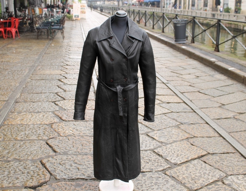 Trench Cappotto di Pelle Nera Vintage da Donna tag