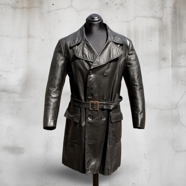 Short vintage leather coat size M